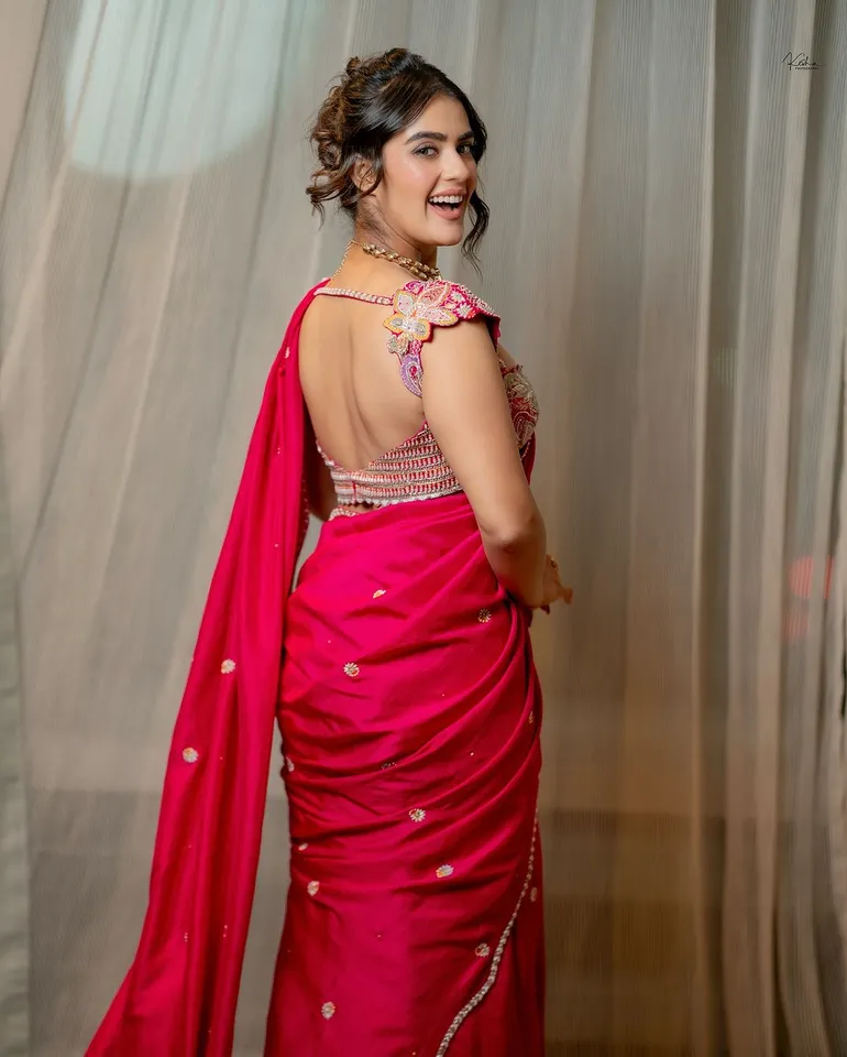Kavya Thapar..,