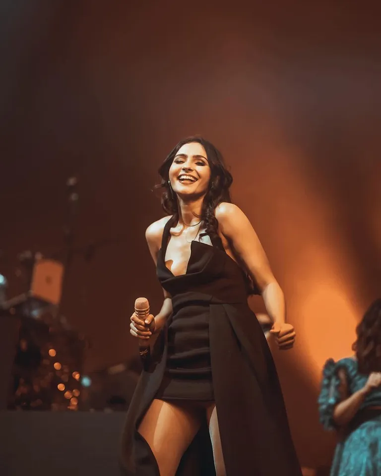 Andrea Jeremiah 6