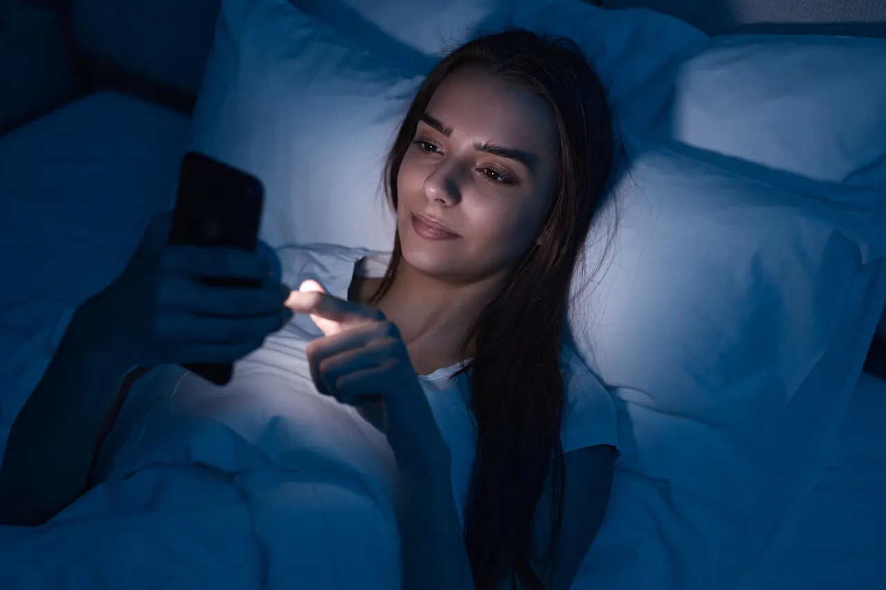 phonecallslatenight1