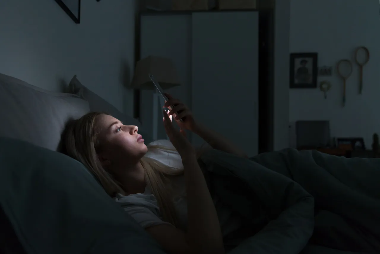 phonecallslatenight6