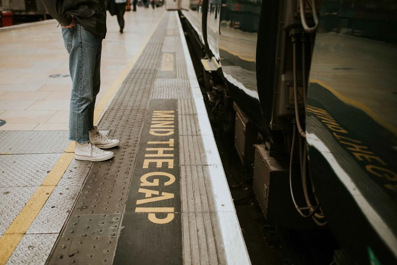 Railwayplatform2