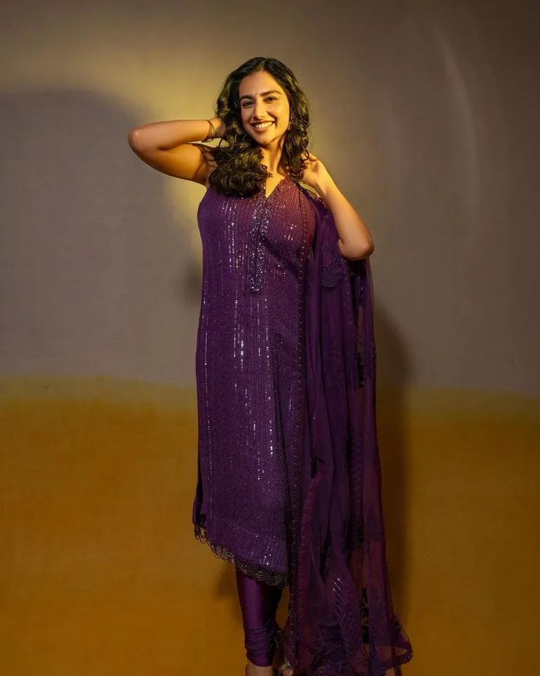 Meenakshi Chaudhary pics