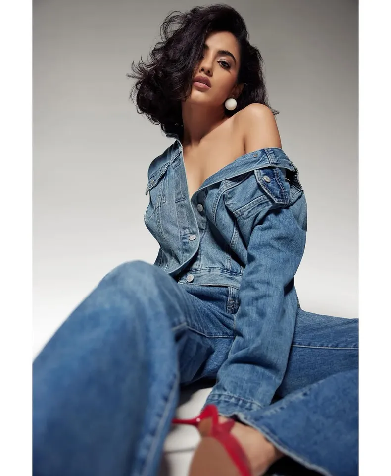 Malavika sharma 4