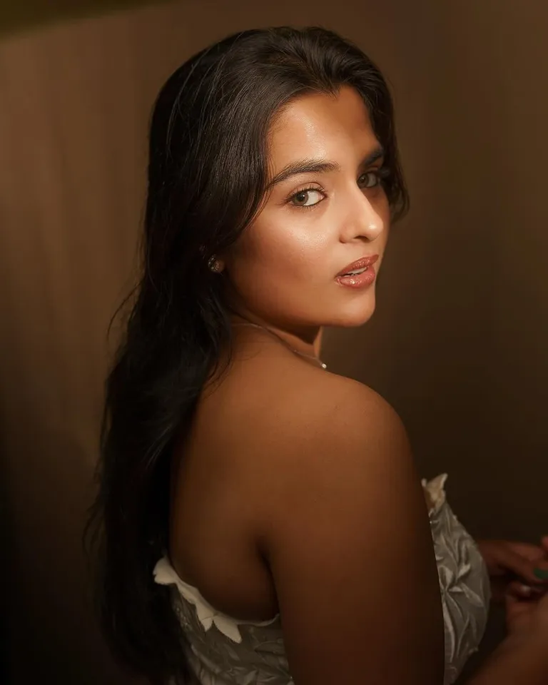 kavya kalyanram