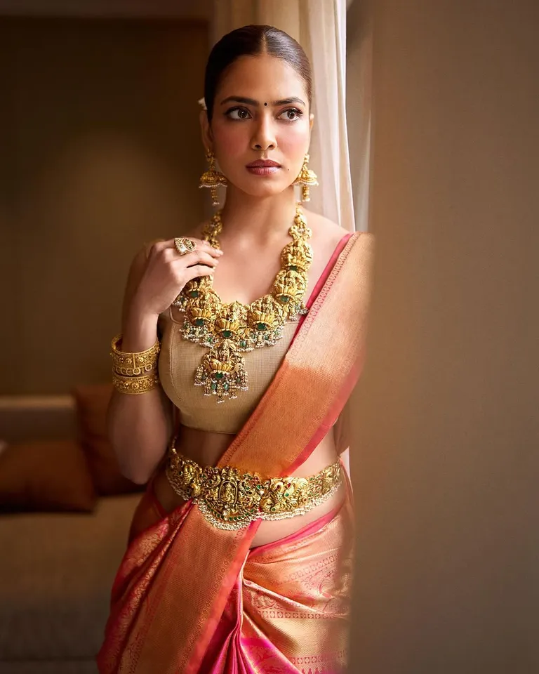 malavika mohanan
