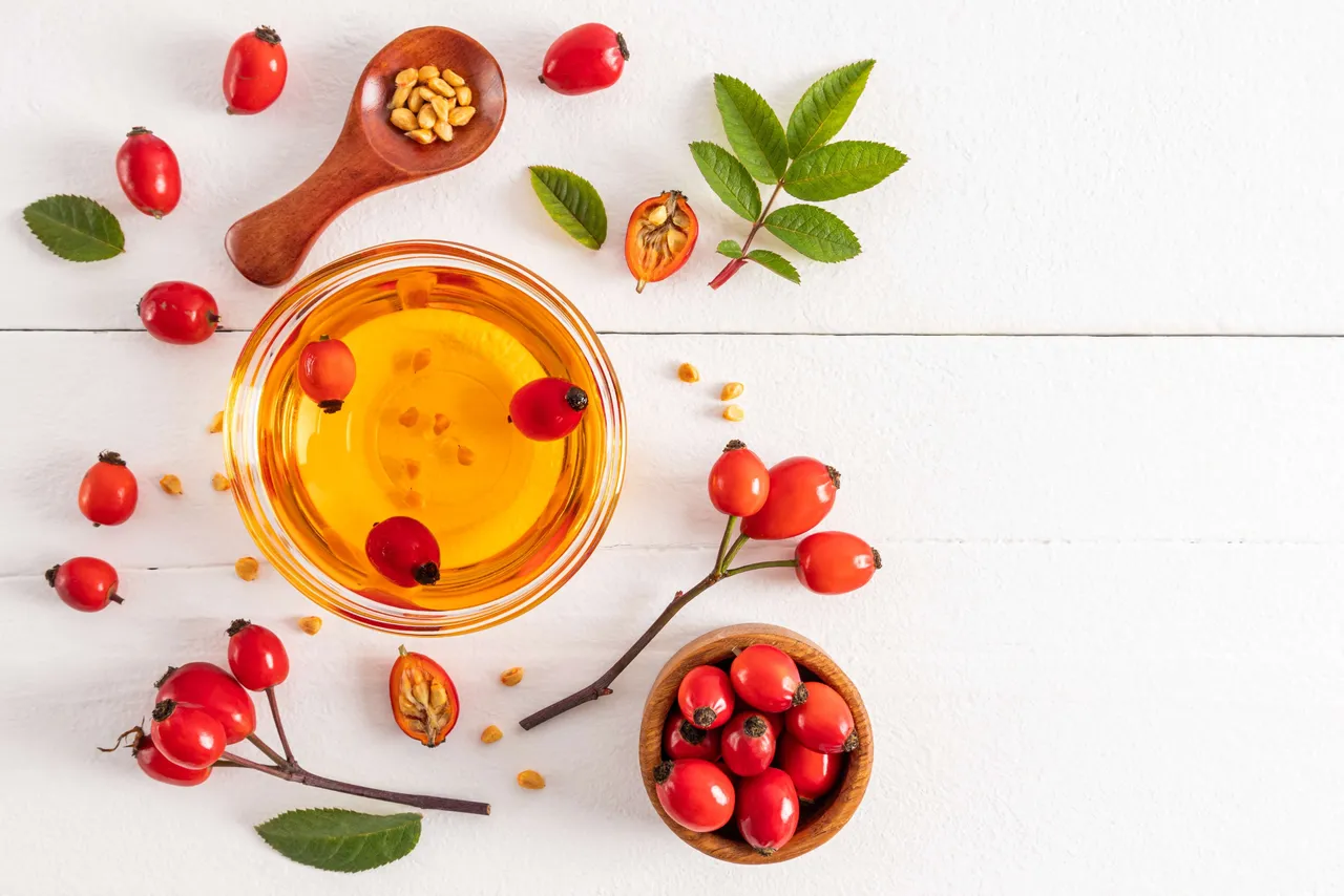 Rosehipoil3
