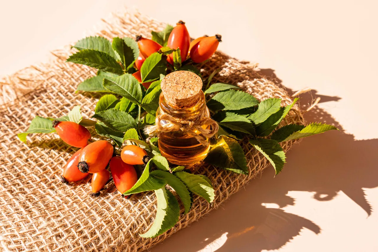 Rosehipoil7