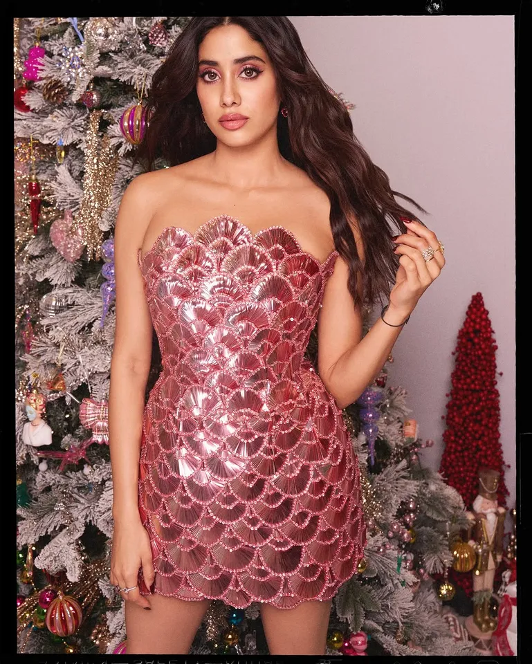jahnvi kapoor latest images