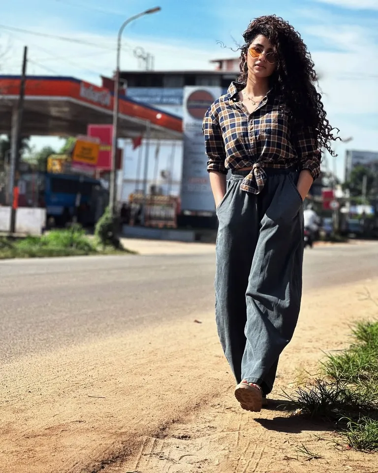 Anupama  trendy looks 