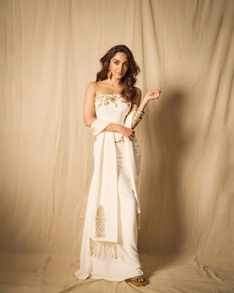 Kiara Advani  latest looks 