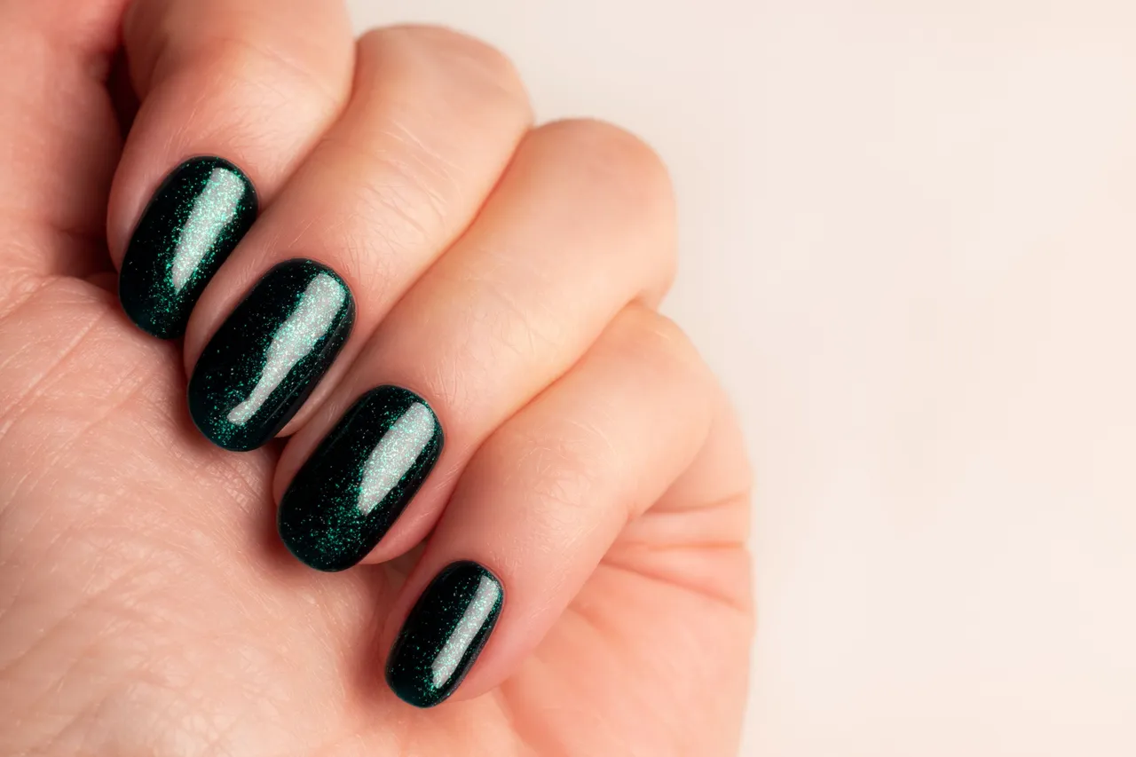 NailPolish black
