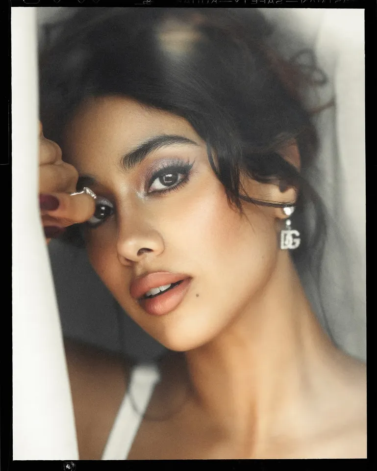 jahnvi kapoor latest pics