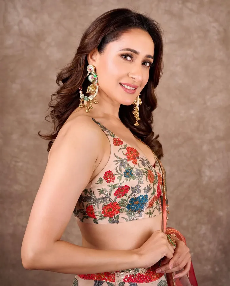 stunning Pragya 