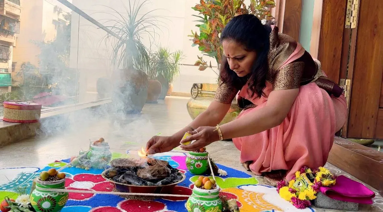 సంక్రాంతి ముగ్గులు వేసిన ఎమ్మెల్సీ కవిత-PHOTOS