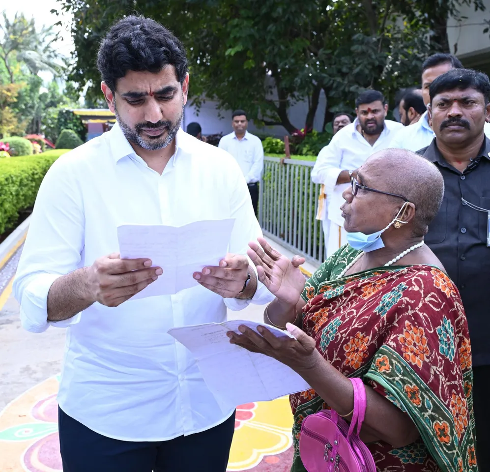 పని చేస్తేనే పదవులు.. నాయకులకు నారా లోకేష్ వార్నింగ్-PHOTOS