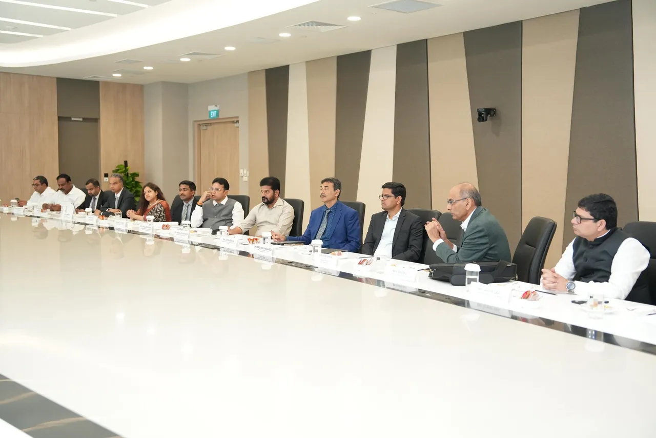 CM Revanth: రేవంత్ రెడ్డి సింగపూర్ టూర్-PHOTOS