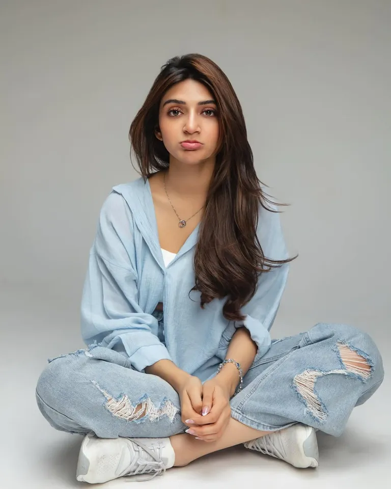 Sreeleela blue shirt pics
