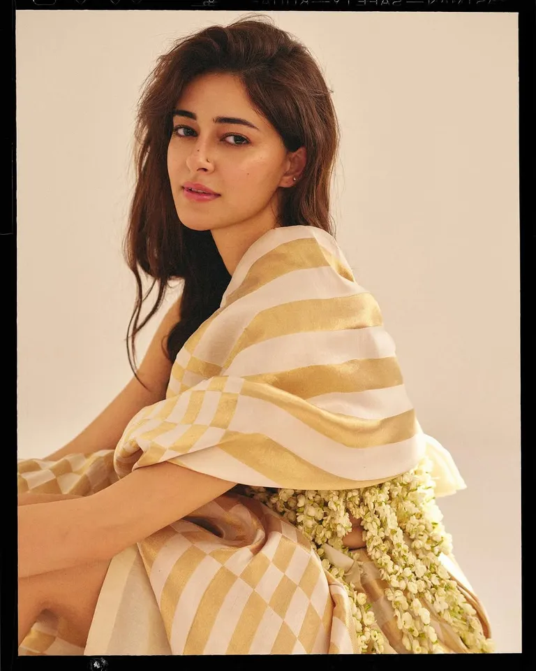 Ananya Pandey photos new look