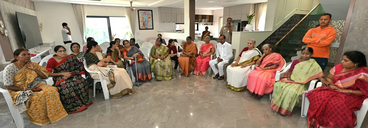 KCR: కేసీఆర్ ఎమోషనల్.. అక్కకు కన్నీటి నివాళి!