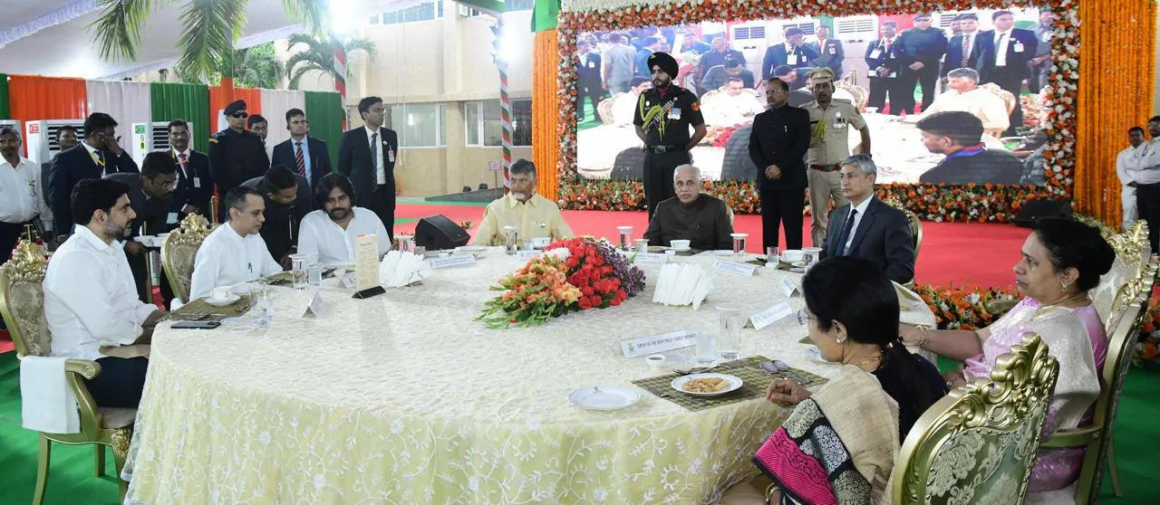ఎట్ హోంకు హాజరైన చంద్రబాబు, పవన్ కళ్యాణ్-PHOTOS