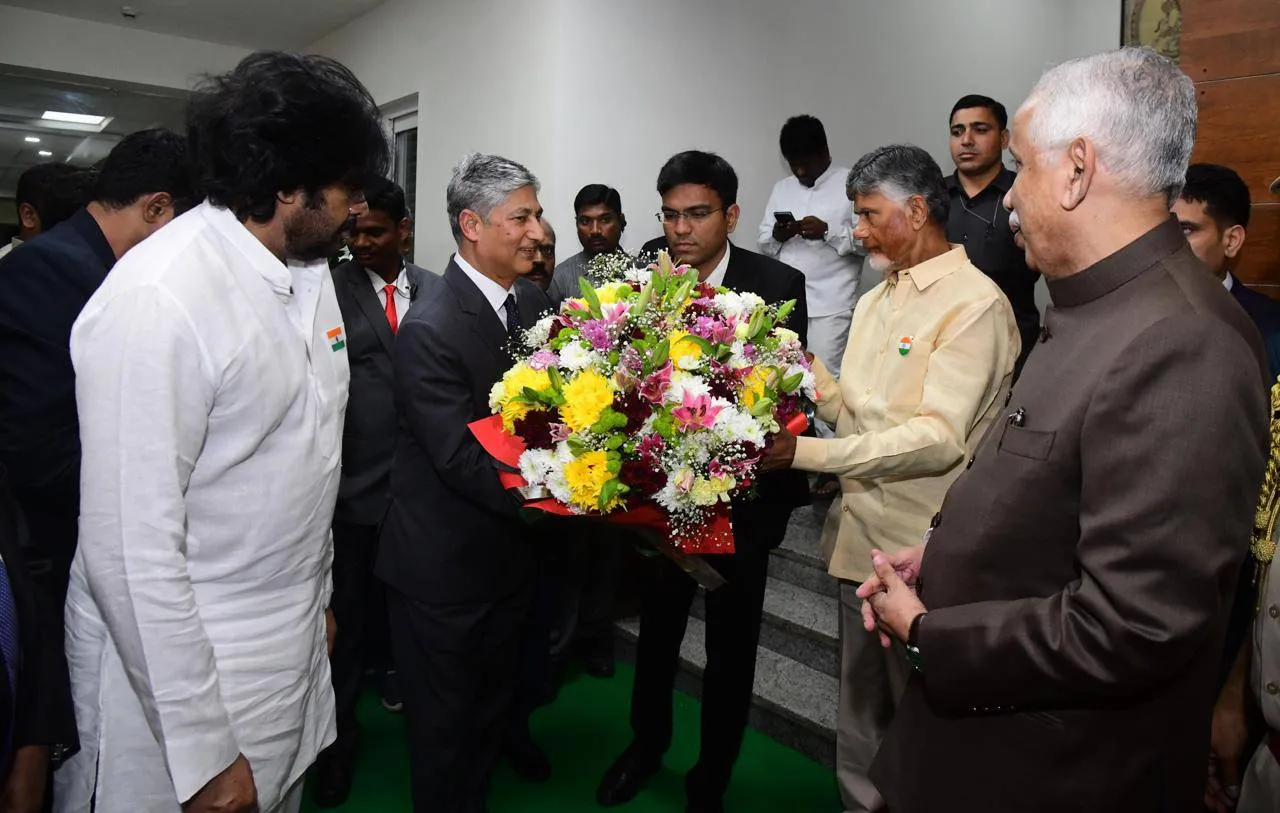 ఎట్ హోంకు హాజరైన చంద్రబాబు, పవన్ కళ్యాణ్-PHOTOS