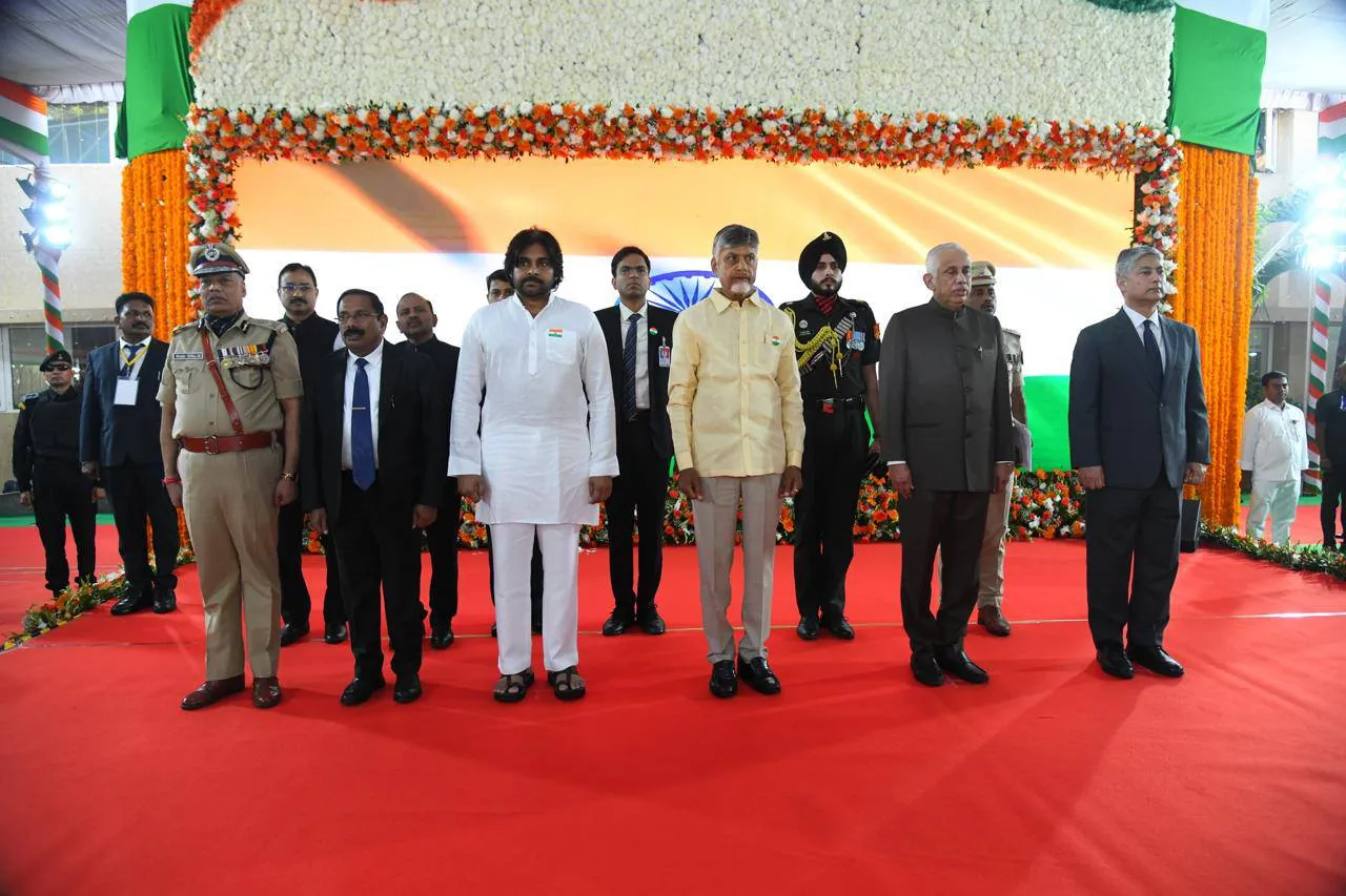 ఎట్ హోంకు హాజరైన చంద్రబాబు, పవన్ కళ్యాణ్-PHOTOS