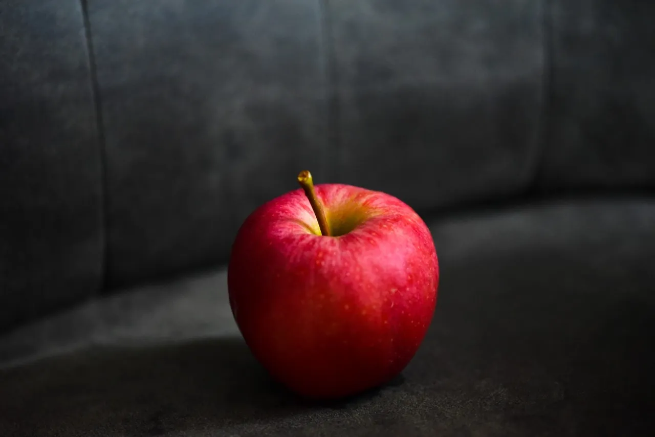 Red Apple