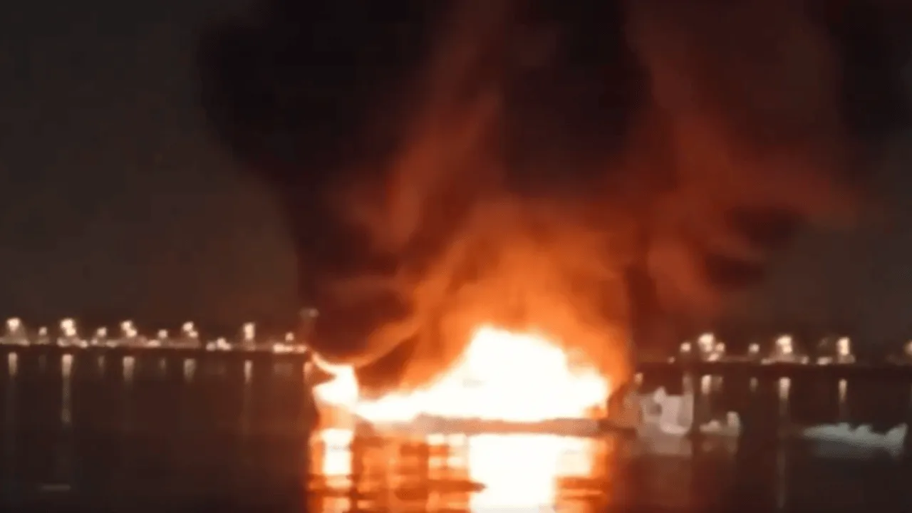 Hussain Sagar  Boat Fire
