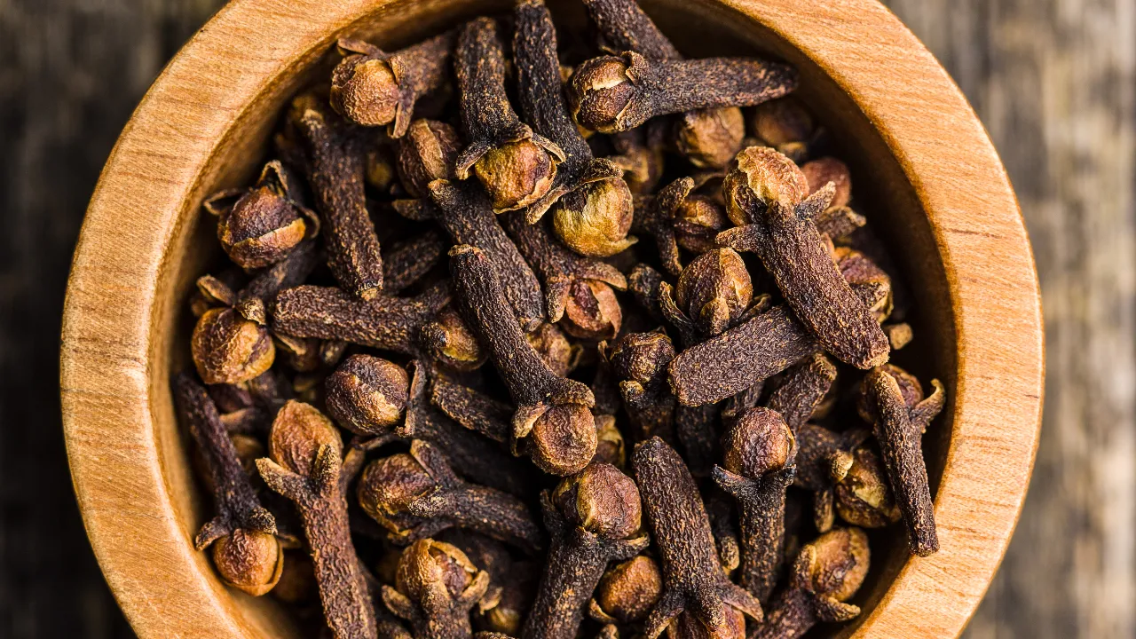cloves 
