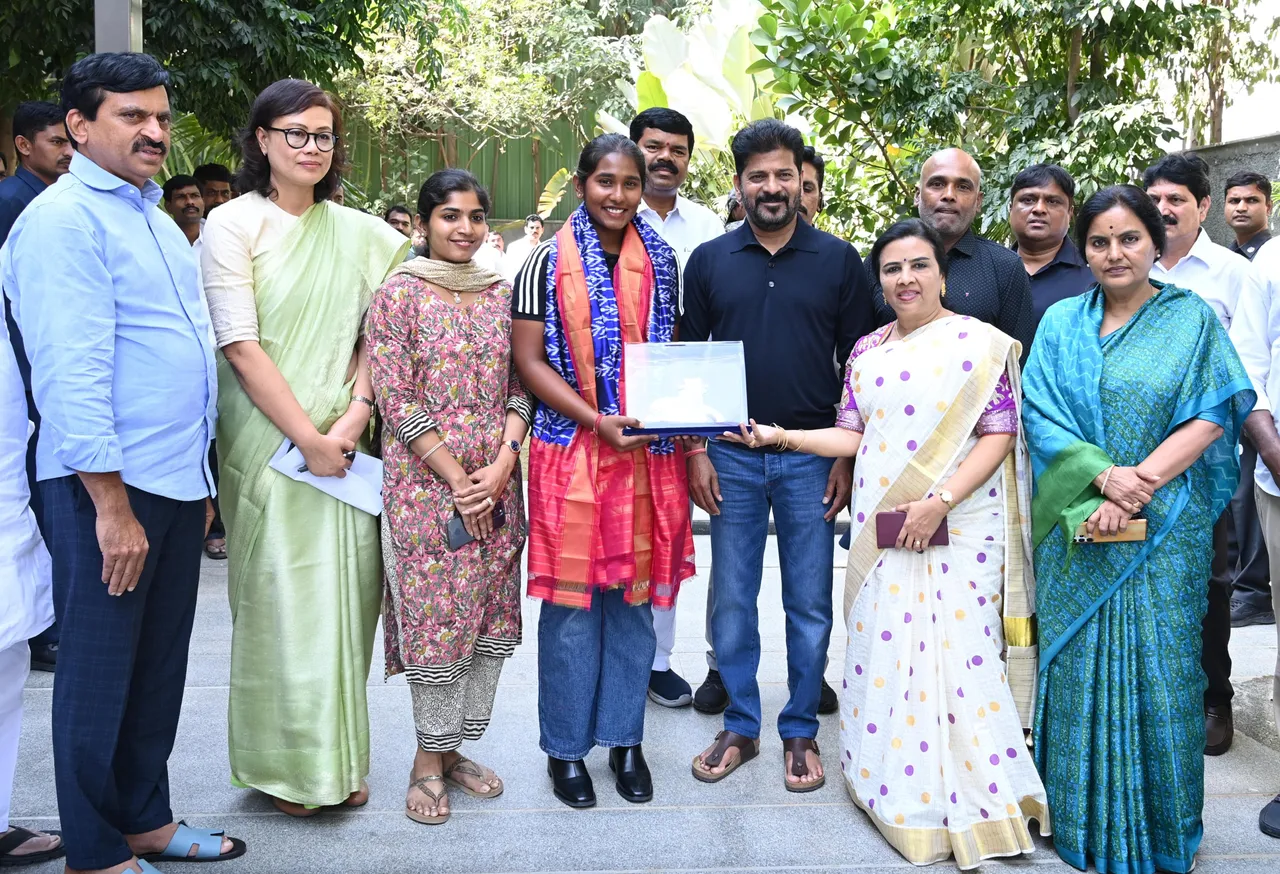 Revanth Reddy announces Rs 1 crore reward for Gongadi Trisha news
