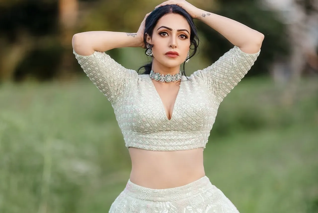 Nandini roy
