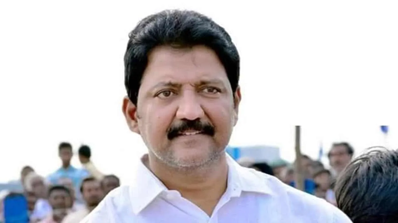 Vallabhaneni Vamsi |