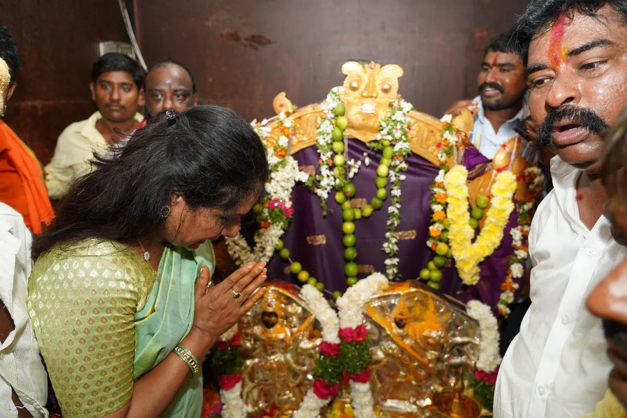 MLC Kavitha: బోనమెత్తి, భేరీ మోగించి.. పెద్దగట్టు జాతరలో ఎమ్మెల్సీ కవిత-PHOTOS