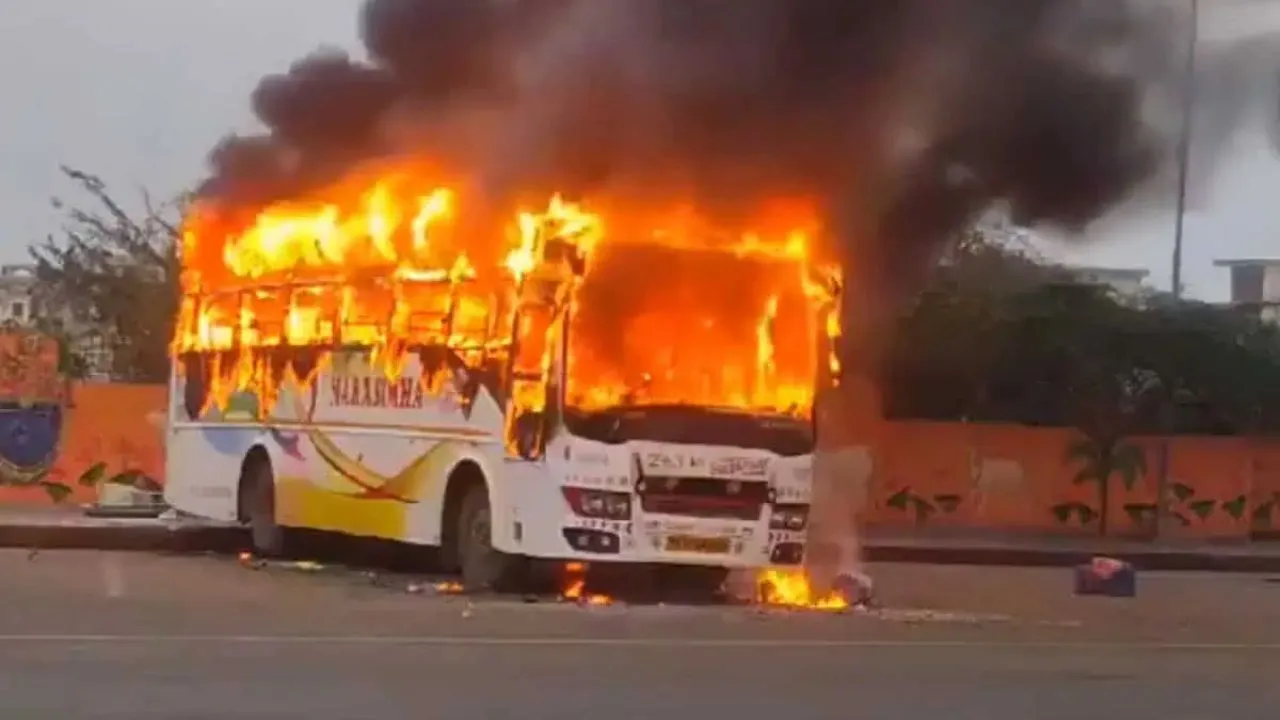 Travel bus burned in Mahabubnagar district