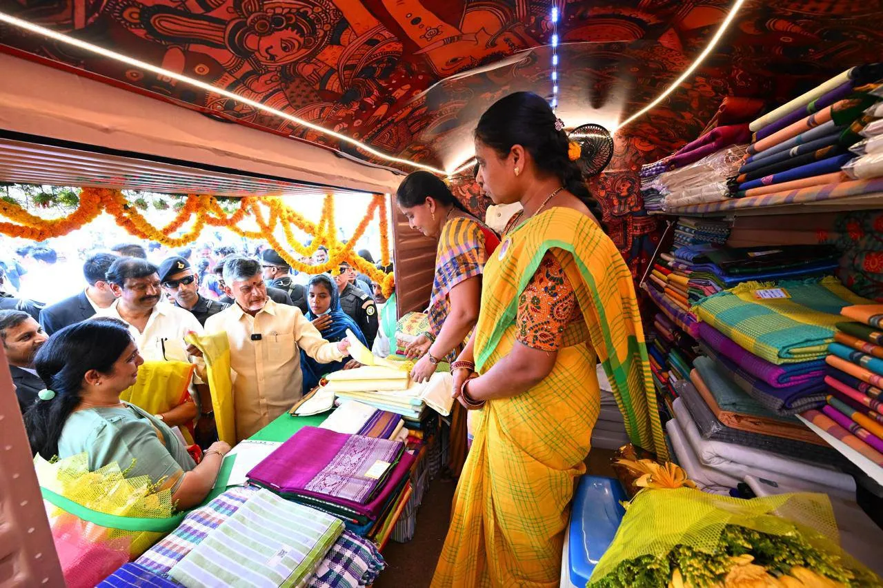 Woman's Day 2025: మహిళా దినోత్సవ వేడుకల్లో సీఎం చంద్రబాబు-PHOTOS