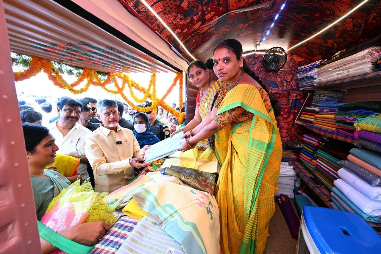 Woman's Day 2025: మహిళా దినోత్సవ వేడుకల్లో సీఎం చంద్రబాబు-PHOTOS