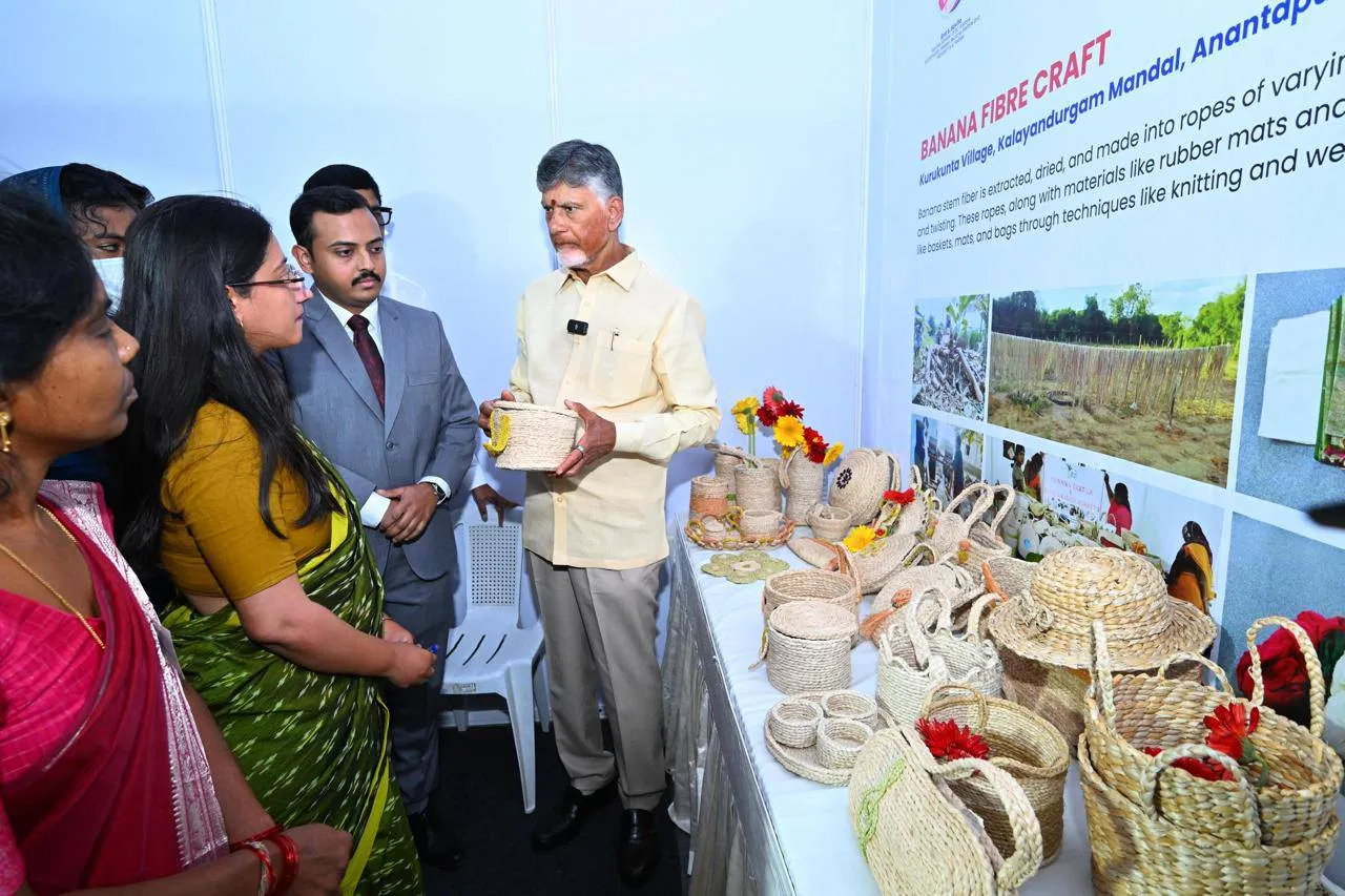 Woman's Day 2025: మహిళా దినోత్సవ వేడుకల్లో సీఎం చంద్రబాబు-PHOTOS