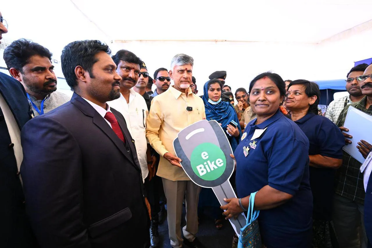 Woman's Day 2025: మహిళా దినోత్సవ వేడుకల్లో సీఎం చంద్రబాబు-PHOTOS
