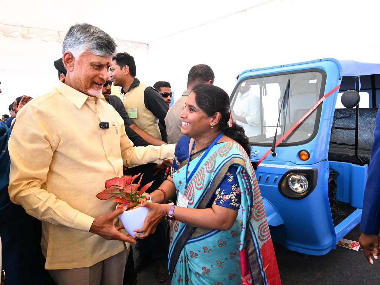 Woman's Day 2025: మహిళా దినోత్సవ వేడుకల్లో సీఎం చంద్రబాబు-PHOTOS