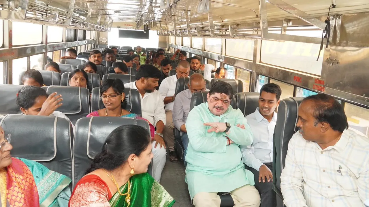 Woman's Day 2025: ఆర్టీసీ మహిళా ఉద్యోగులకు పొన్నం సన్మానం-PHOTOS