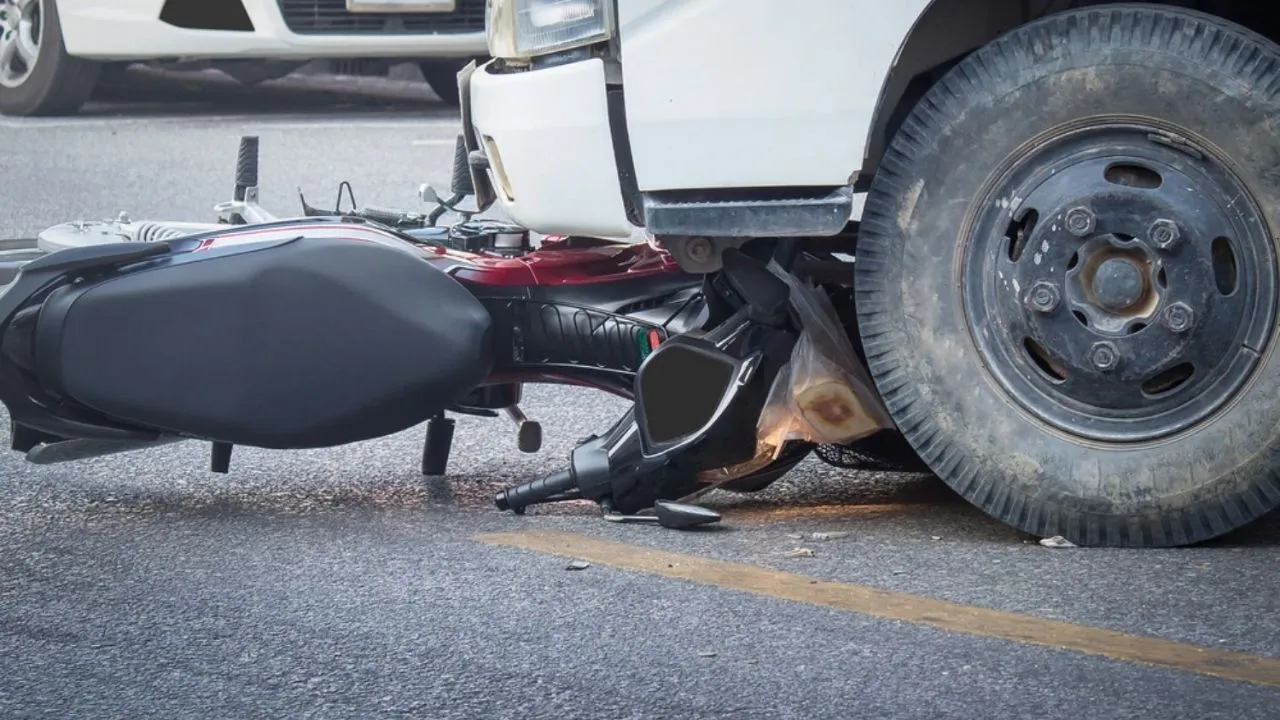 hyderabad kukatpally road accident lorry hits scooty one dead on the spot