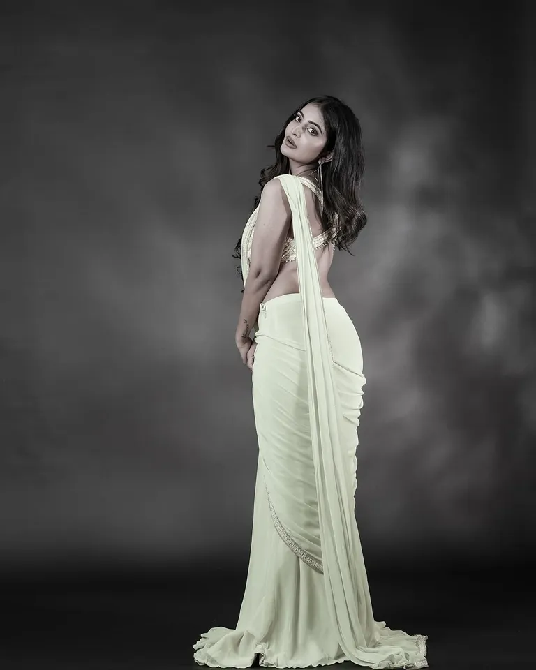 Ananya glamorous looks in yellow