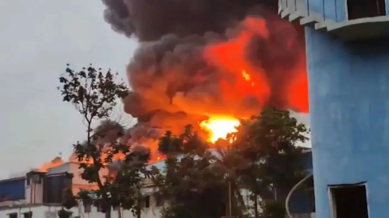 fire erupts at chemical factory in Dhulagarh, Howrah