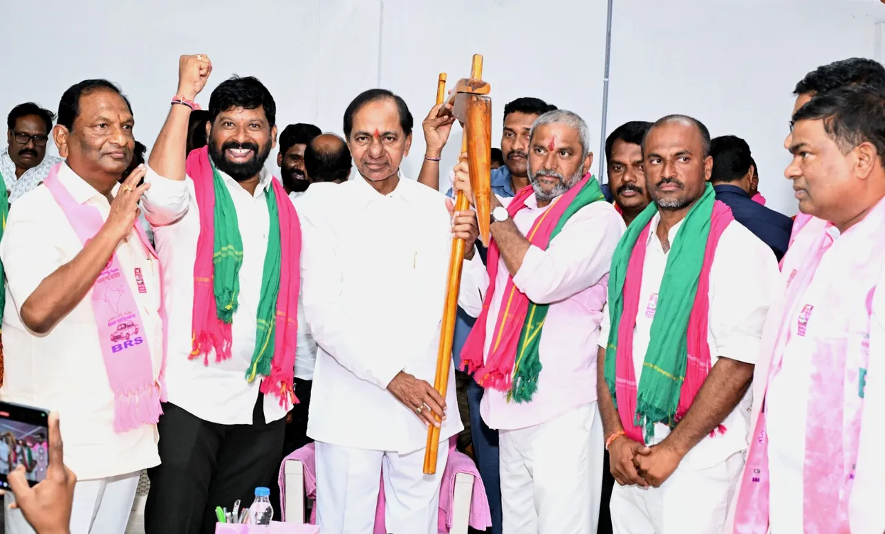 రామగుండం బీఆర్ఎస్ నేతలతో కేసీఆర్-PHOTOS