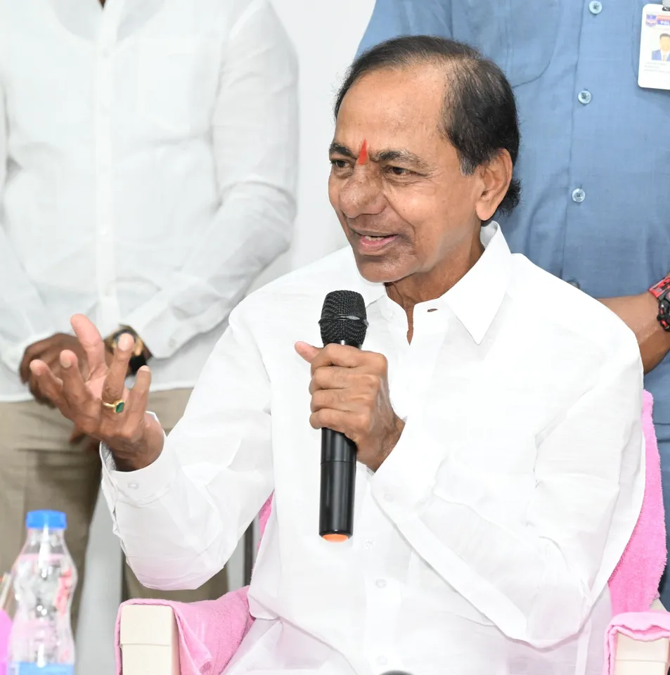 రామగుండం బీఆర్ఎస్ నేతలతో కేసీఆర్-PHOTOS