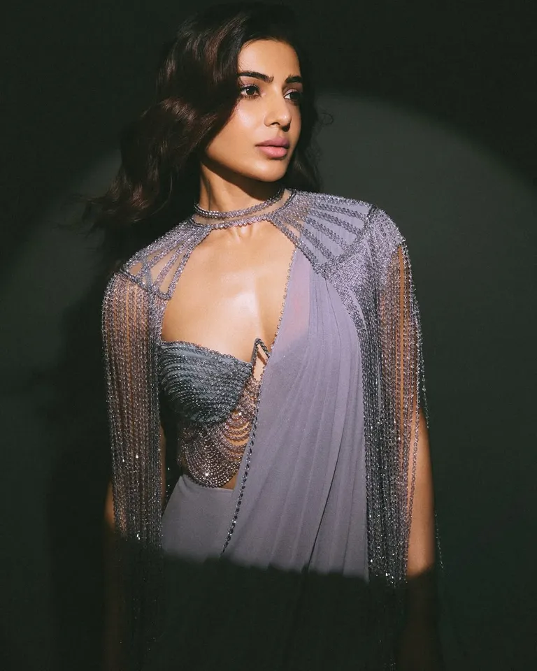 Samantha in stylish lavender saree stunning looks