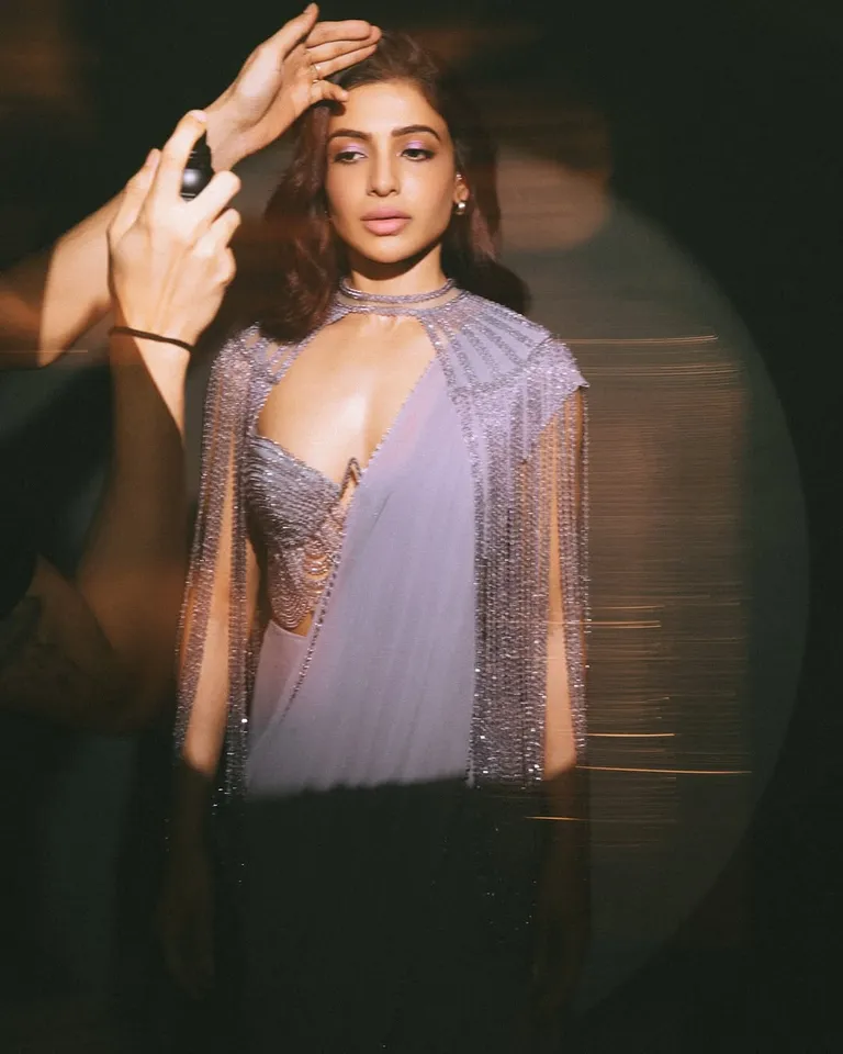 Samantha in stylish lavender saree stunning pics