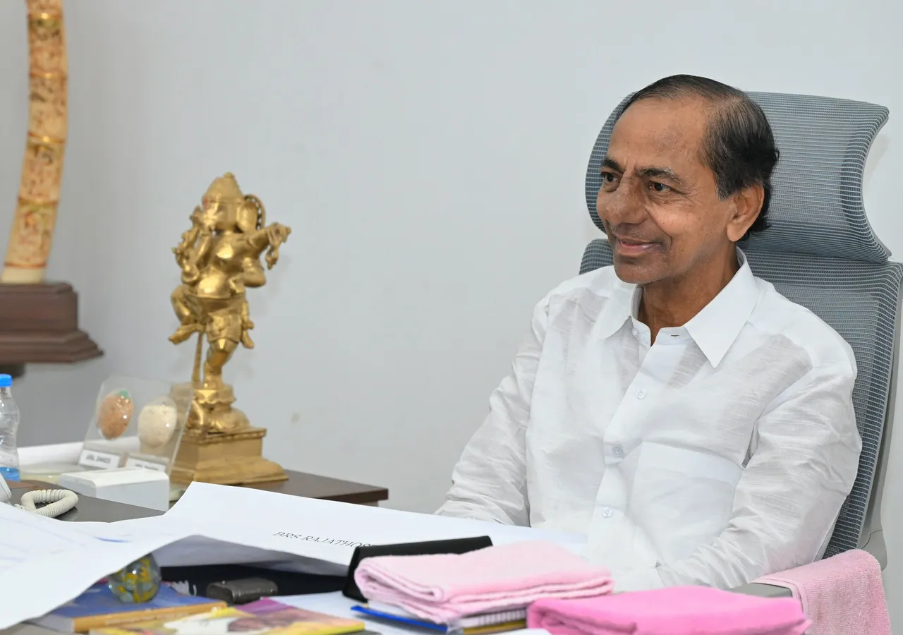 రజతోత్సవ సభ ఏర్పాట్లపై KCR సమీక్ష-PHOTOS