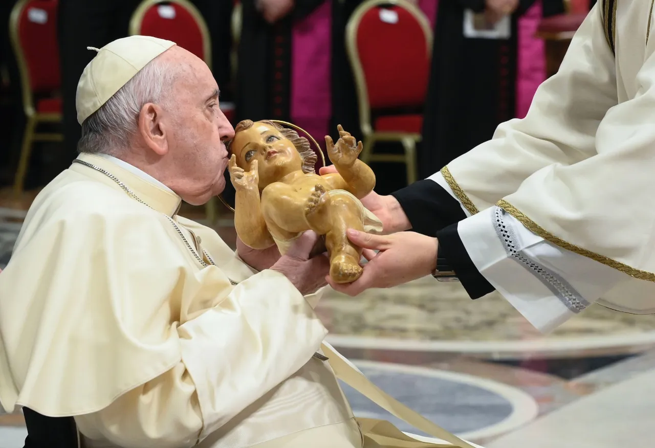 pop Francis thirteen photo