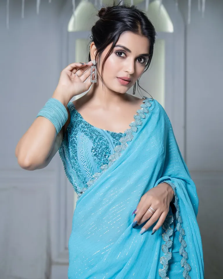 Priyanka jain in blue sixth pic